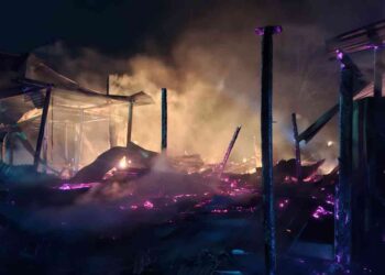 Belasan Kios di Kebun Buah Mangunan Terbakar