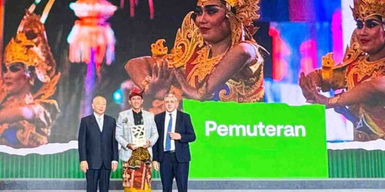 Desa Wisata Pemuteran di Buleleng, Bali, Indonesia, berhasil meraih predikat bergengsi “Best Tourism Village 2025” dari Organisasi Pariwisata Dunia PBB (UN Tourism) yang digelar di Huzhou, Tiongkok