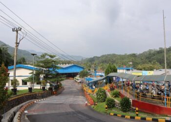 Salah satu lokasi pabrik dan pengemasan AMDK asli Indonesia Aqua yang berada di kawasan pegunungan. Foto: Istimewa