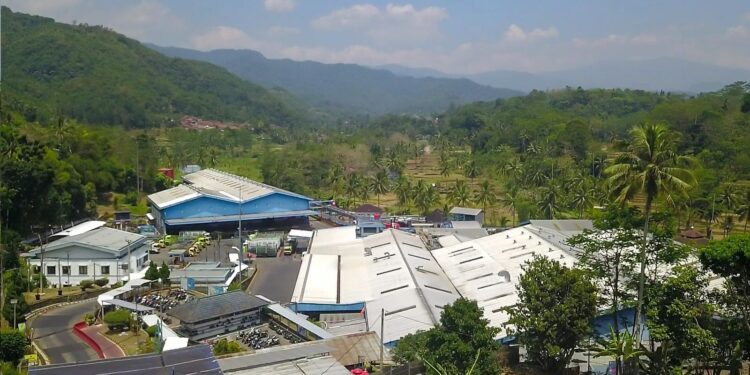 Riset Ilmiah UGM dan BRIN Buktikan AMDK Indonesia Ini dari Hidrogeologi Pegunungan : Foto: Istimewa