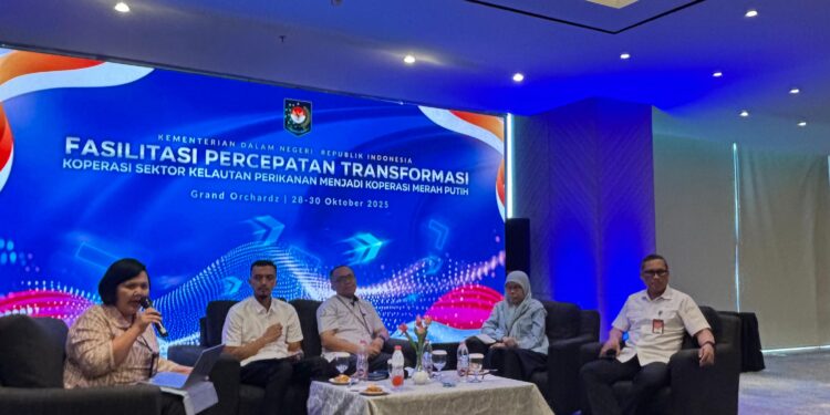 Direktorat Jenderal Bina Administrasi Kewilayahan Kementerian Dalam Negeri menggelar Fasilitasi PercepataDitjen Bina Adwil Kemendagri menggelar rapat koordinasi bertajuk Penguatan Peran Pemerintah Daerah dalam Mendukung Penyelenggaraan Koperasi Merah Putih di Kawasan Pesisir, di Jakarta, Rabu (29/10/2025). (Foto: Kemendagri)
