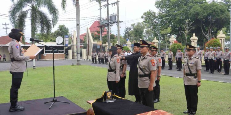 Kapolres Bantul Melakukan Sertijab Sejumlah Pejabat di Polres dan Polsek