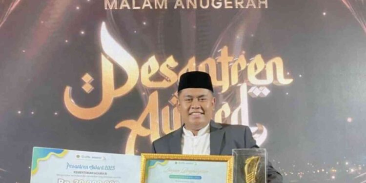 Santri Milenial dari Tuban Ini Buktikan Pesantren Bisa Cetak Inovator Teknologi Dunia