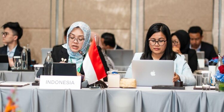 Sekretaris Direktorat Jenderal Pengawasan Ruang Digital, Mediodecci Lustarini, di Jakarta, Jumat (24/10/2025) mengatakan uji Petik itu merupakan bagian dari proses akselerasi mempersiapkan Rancangan Peraturan Menteri Pelaksana Peraturan Pemerintah 17 Tahun 2025 tentang Penyelenggaraan Sistem Elektronik dalam Pelindungan Anak (PP Tunas). (Foto: Istimewa/Dok. Kemkomdigi)