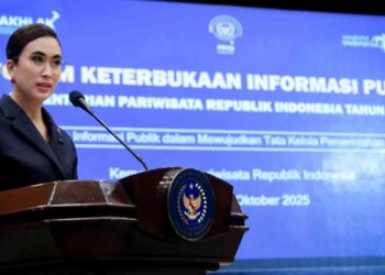 Menteri Pariwisata, Widiyanti Putri Wardhana saat sambutan pada acara Forum Keterbukaan Informasi Publik dan Penganugerahan kepada Unit Kerja di Jakarta