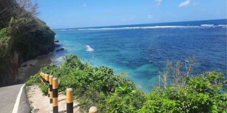 Pantai Batu Barak Bali Surga Tersembunyi yang Tenang Jauh dari Keramaian Wisatawan