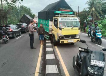 Pelajar Luka Serius Akibat Kecelakaan Libatkan Nmax, Sepeda, dan Truk di Jalan Yogya–Wates Sleman
