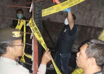 Polisi Melakukan identifikasi di TKP kebakaran di Jalan Munggur No. 77, Kelurahan Demangan, Kecamatan Gondokusuman