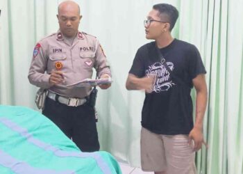 Polisi Melakukan pengumpulan data kecelakaan di rumah sakit