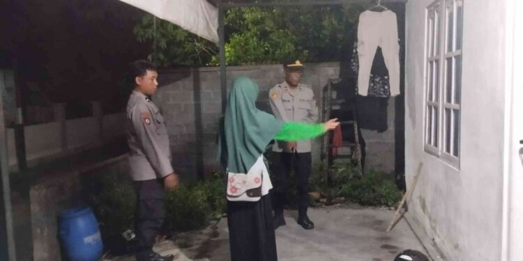Polisi Melakukan penyelidikan di TKP pencurian Motor di Pundong Bantul