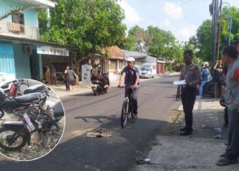 Polisi berada di TKP kecelakaan 3 kendaraan di Jetis Bantul yang menyebabkan 1 korban tewas