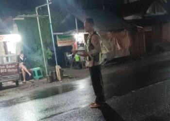 Polisi melakukan olah TKP di Jalan Imogiri Timur, Dusun Kembangsongo, Trimulyo, Jetis, Bantul