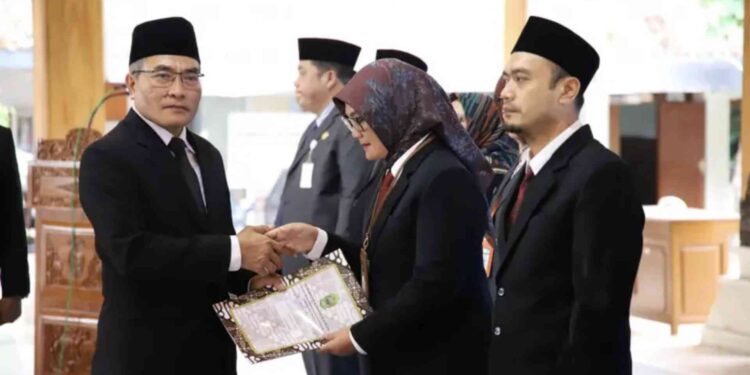 Rotasi Lima Pejabat Tinggi Pratama, Bupati Tekankan Komitmen dan Peningkatan Kinerja OPD