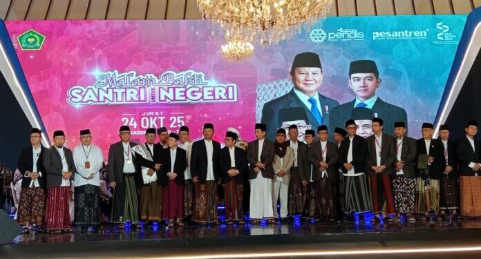 Malam Bakti Santri untuk Negeri yang digelar oleh Direktorat Jenderal Pendidikan Islam Kemenag di Taman Mini Indonesia Indah (TMII), Jakarta, Jumat malam (24/10/2025). (Foto Humas Kemenag)