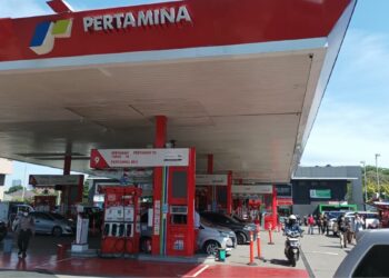 Pertamina Sesuaikan Harga BBM Nonsubsidi. Ilustrasi suasana kendaraan bermotor mengisi BBM di SPBU Pertamina. (Foto: Dok. PT.Pertamina)