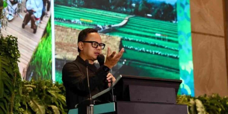 Wamendagri: Diferensiasi Jadi Kunci Pengembangan Pariwisata dan Ekonomi Kreatif, : Wakil Menteri Dalam Negeri (Wamendagri) Bima Arya Sugiarto. (Foto: Dok.Kemendagri)