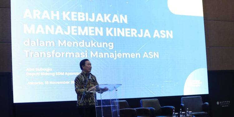 Deputi Bidang Sumber Daya Manusia Aparatur Kementerian PANRB Aba Subagja saat memberikan sambutan dalam Rapat Koordinasi (Rakor) Reformulasi Kebijakan Pengelolaan Kinerja Menuju Aparatur Sipil Negara (ASN) yang Sejahtera dan Berkinerja Tinggi, di Jakarta,