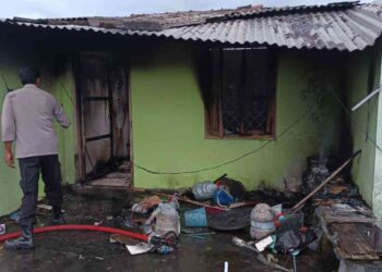 Diduga Akibat Korsleting, Lantai Dua Rumah di Bambanglipuro Hangus Terbakar