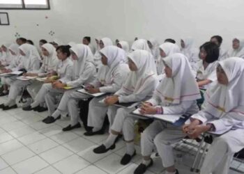 Ilustrasi Gambar Kuliah Perawat