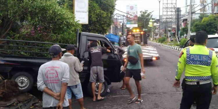 Kecelakaan Libatkan Lima Kendaraan di Jalan Affandi Sleman, Kerugian Capai Rp50 Juta