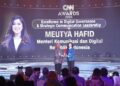 Dirjen KPM Kemkomdifi Fifi Aleyda Yahya Mewakili Menkomdigi Meutya Hafid menerima penghargaan CNN Indonesia Awards 2025 di Jakarta, Jumat malam (31/10/2025). (Foto: Amiri Yandi/KPM Kemkomdigi)