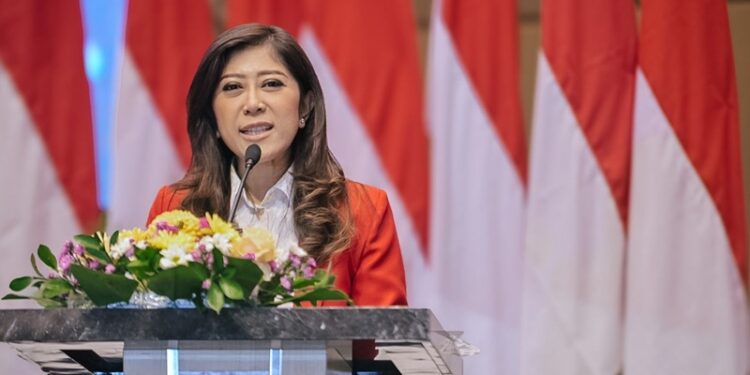 Menkomdigi Meutya Hafid menyampaikan orasi ilmiah dalam Wisuda ke-99 Universitas Pendidikan Nasional bertajuk