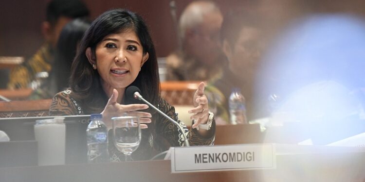 Menkomdigi Meutya Hafid dalam rapat dengan Komisi I DPR RI beberapa waktu lalu (Foto: Indra/Humas Kemkomdigi)