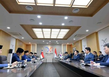 Presiden Republik Indonesia Prabowo Subianto melakukan pertemuan bilateral dengan Presiden Republik Korea Lee Jae Myung di Hwabaek International Convention Center (HICO), Gyeongju, pada Sabtu, 1 November 2025. Foto: BPMI Setpres/Muchlis Jr