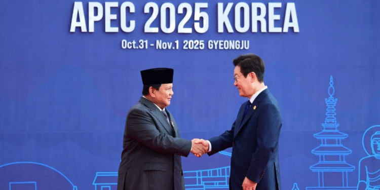 Presiden Republik Indonesia, Prabowo Subianto menghadiri Konferensi Tingkat Tinggi (KTT) Kerja Sama Ekonomi Asia Pasifik (APEC) 2025 di Hwabaek International Convention Centre (HICO), Gyeongju, Republik Korea, pada , Jumat (31/10/2025). Foto: BPMI Setpres/Muchlis Jr
