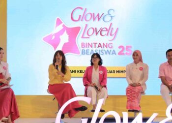 Sesi talkshow menghadirkan sosok yang menginspirasi untuk memberikan aspirasi dan semangat bagi para Adik Bintang penerima manfaat Glow & Lovely Bintang Beasiswa 2025