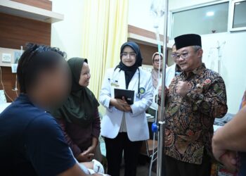 Menteri Pendidikan Dasar dan Menengah (Mendikdasmen) Abdul Mu’ti menegaskan komitmen pemerintah untuk memberikan dukungan psikososial bagi murid, guru, dan seluruh warga SMA Negeri 72 Jakarta yang terdampak peristiwa ledakan di lingkungan sekolah tersebut. (Foto: Dok Kemendikdasmen)