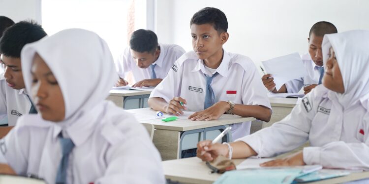 Program Makan Teratur di SRMA 19 Bantul Tingkatkan Kedisiplinan dan Kesehatan Siswa