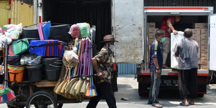 Tingginya Pekerja Informal di Indonesia Cerminkan Kemiskinan Struktural