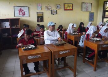 Bupati Batang Tinjau Pelaksanaan Program Makan Bergizi Gratis