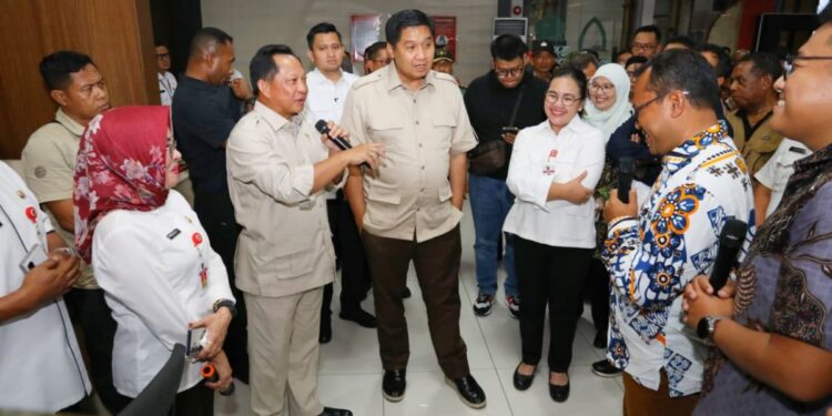 Mendagri Dorong Peningkatan Kenyamanan Layanan Publik di Semarang