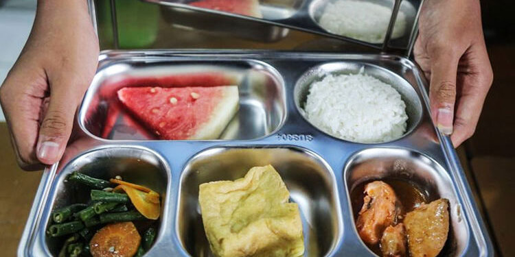 Akademisi UGM Serukan Evaluasi Program Makan Bergizi Gratis