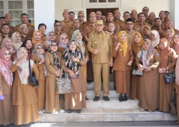 Guru Non-database di Gorontalo Terima Gaji Setelah Penantian Panjang