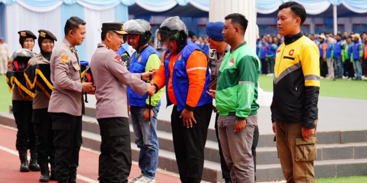 Kapolri Jenderal Listyo Sigit Prabowo Pimpin Apel Ojol di Jawa Barat