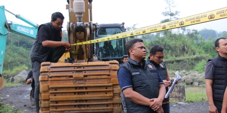 Tiga Tersangka Ditetapkan dalam Kasus Penambangan Pasir Ilegal di TNGM