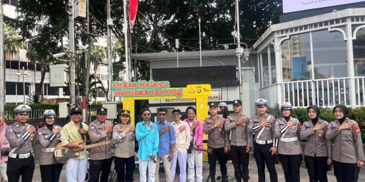 Musik Orkes Melayu dan Kehadiran Polwan Warnai CFD Bundaran HI