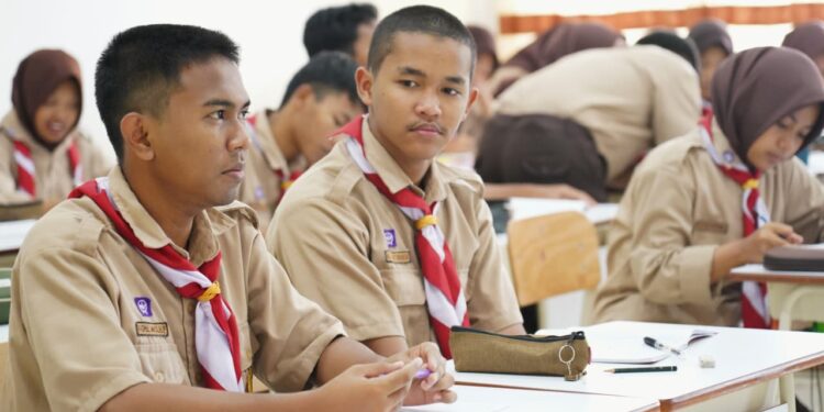 Remaja Sleman Raih Masa Depan dengan Pensil dan Buku