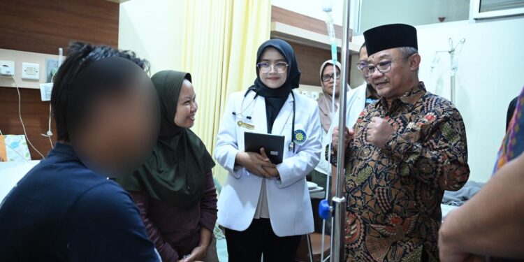 Mendikdasmen Abdul Mu’ti Jamin Dukungan Pemulihan Usai Ledakan di SMAN 72 Jakarta