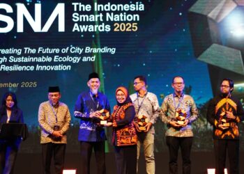 Pemko Dumai Terima Penghargaan Khusus di Indonesia Smart Nation Awards 2025