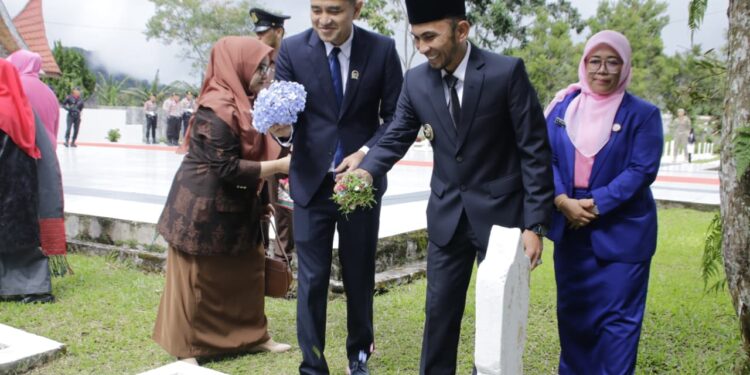 Peringatan Hari Pahlawan di TMP Kusuma Sakti, Padang Panjang