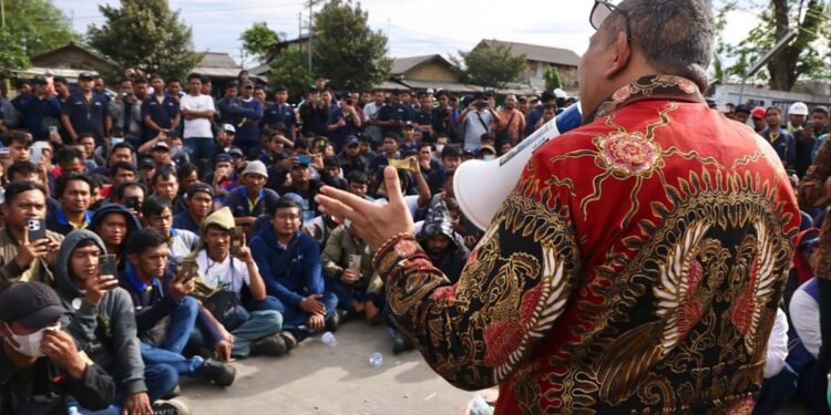 Kemnaker Dorong Dialog Bipartit Hadapi Rencana PHK Michelin