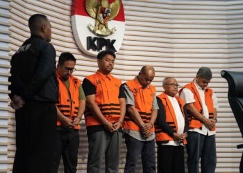 KPK Menahan Lima Tersangka Korupsi Dana PEN di Situbondo