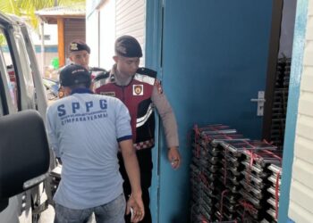 Polisi Kawal Distribusi Makanan Bergizi ke Sekolah di Bengkulu