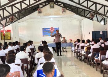 Satlantas Polres Sarmi Adakan Edukasi Keselamatan Lalu Lintas untuk Pelajar