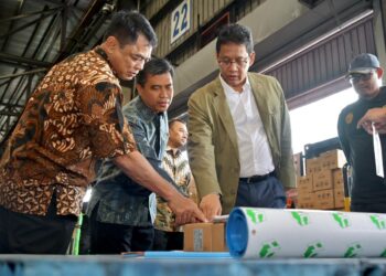 Menteri Keuangan Kunjungi KPPBC Tanjung Perak dan KBLBC Surabaya