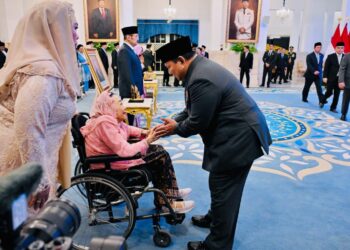 Istana Negara Gelar Upacara Penganugerahan Gelar Pahlawan Nasional